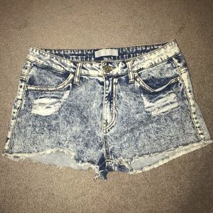 Acid wash distressed shorts